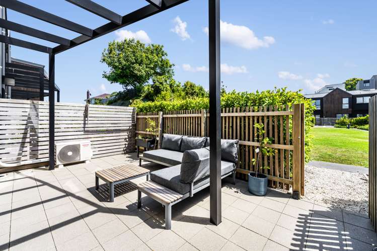 8 Kikorangi Lane Mount Wellington_13