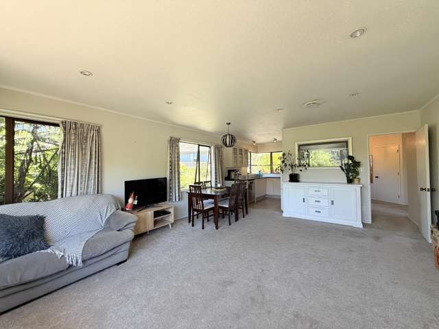 7 Burton Way 10796_3