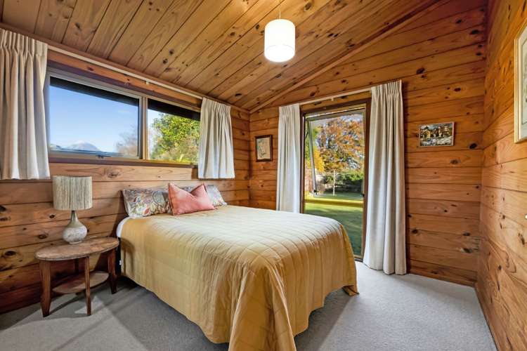 1274 Egmont Road Egmont Village_8