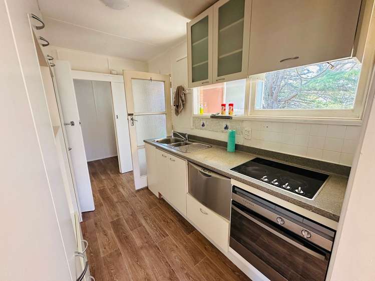 156 Sunset Road Totara Vale_13