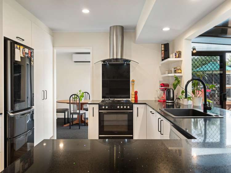 26 Beaumaris Way Conifer Grove_6