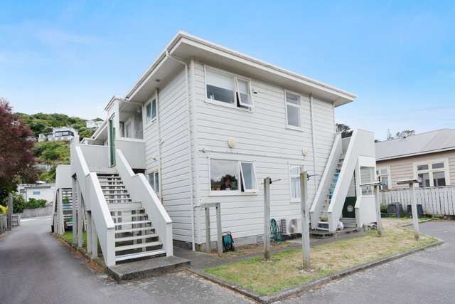 5/139 Queens Drive Lyall Bay_1