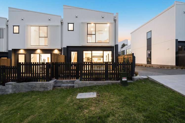 2/18 Handley Avenue Devonport_17