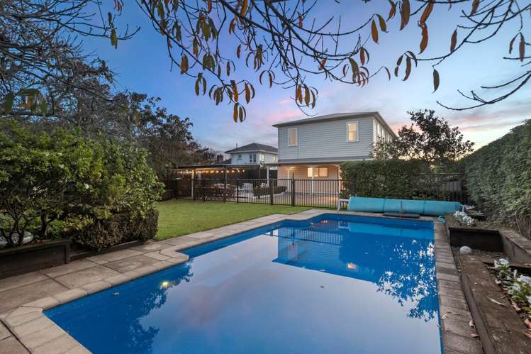 514 Riddell Road_0