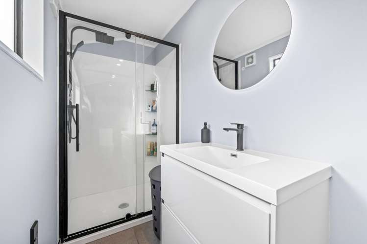 2/114 Kervil Avenue Te Atatu Peninsula_11