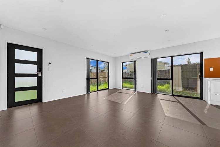 1/25 Kennington Drive Clendon Park_18