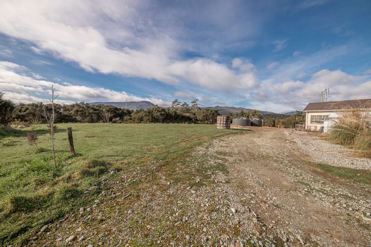 57 Caledonian Road Westport_34