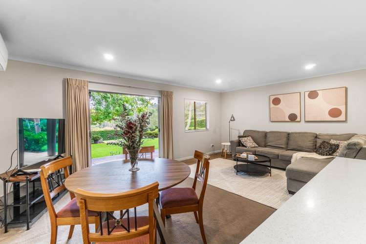 37 Hardens Lane Paremoremo_15