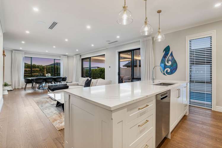 6 Karapapa Road Milldale_19
