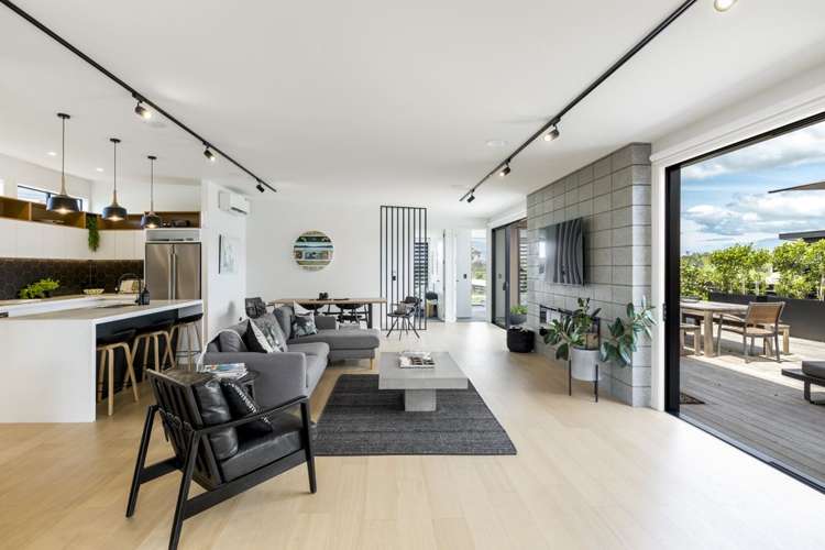 10 Laly Haddon Place Matakana_11