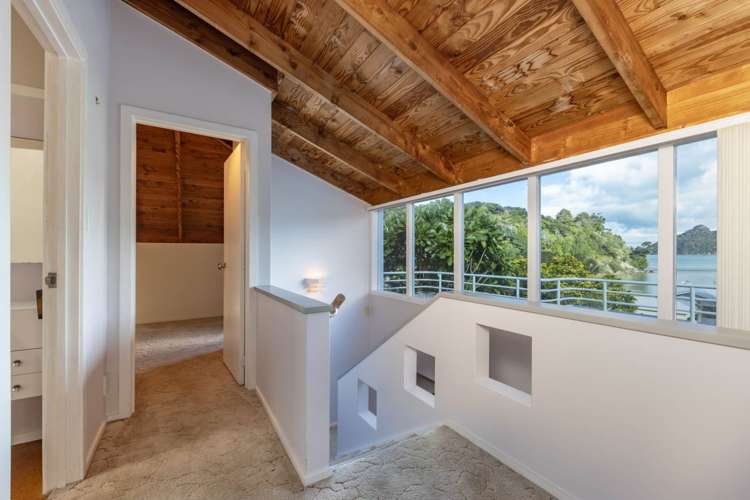 12 Foster Avenue Huia_13