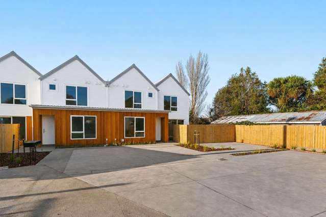 Brand New, 5% Yield & 20% Larger Bedrooms!
