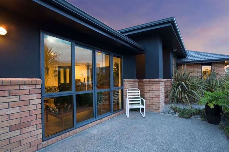 8 Tararua Close Aotea_7