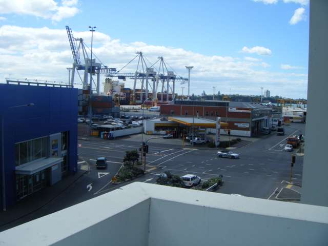 301/2 Dockside Lane Auckland Central_3