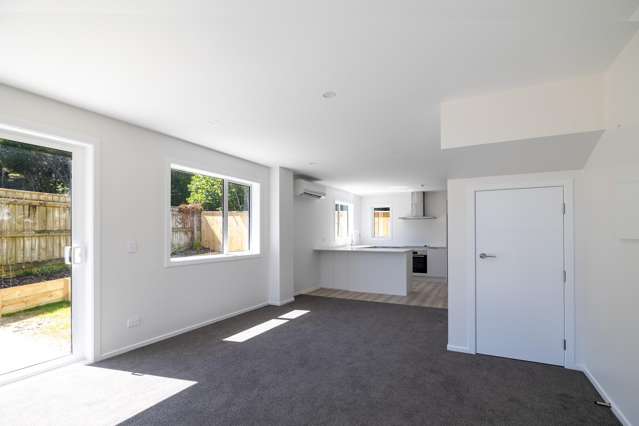 105 Main Road Wainuiomata_3