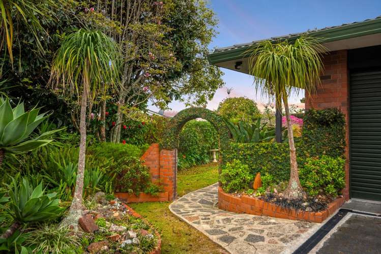 22 John Dee Crescent Red Beach_4