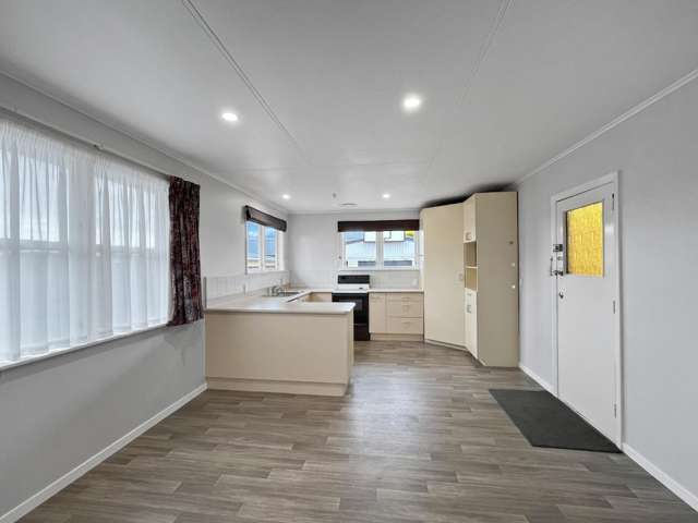 5 Abraham Crescent 10929_2