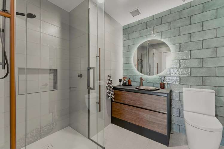 1B/2 Marine Parade Mt Maunganui_12