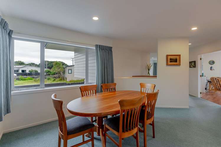 100 Marine Parade Paraparaumu Beach_9