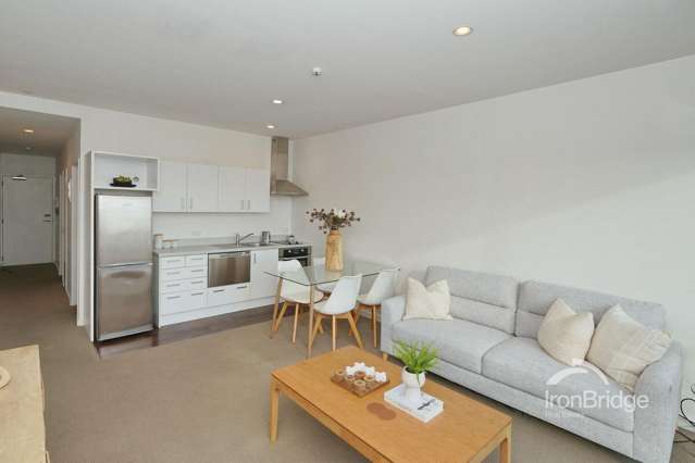 Urban Cool on Cashel – 1 Bedroom City Fringe Stunner!