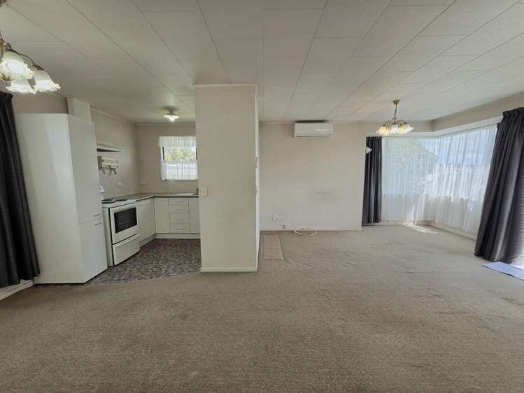 76 Staveley Avenue 10044_3