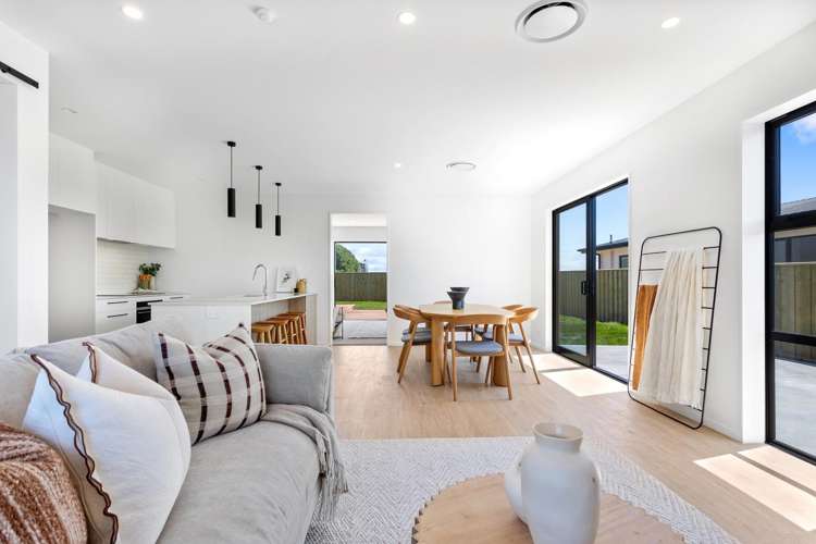 23 Longfields Road_2