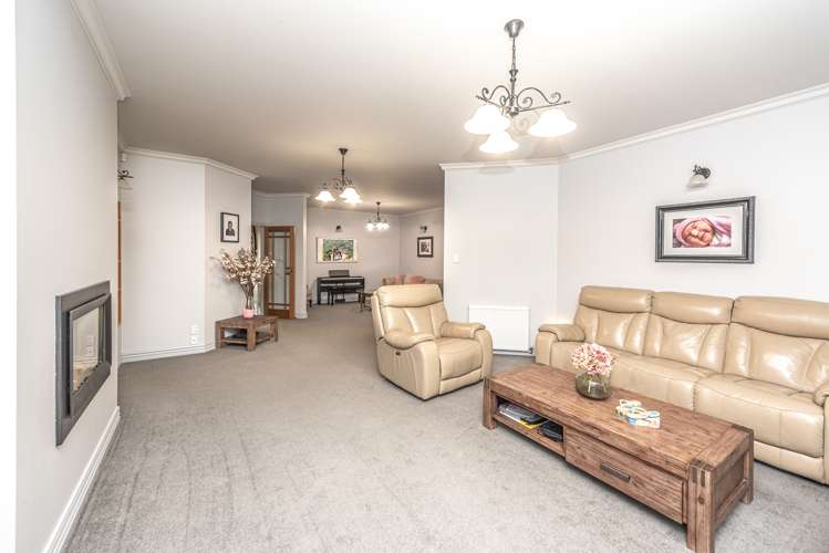 29 Lithgow Drive Otamatea_12