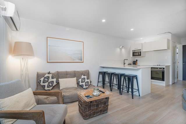 Modern edge, harbour horizon