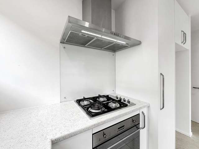 97 Faringdon Boulevard Rolleston_3