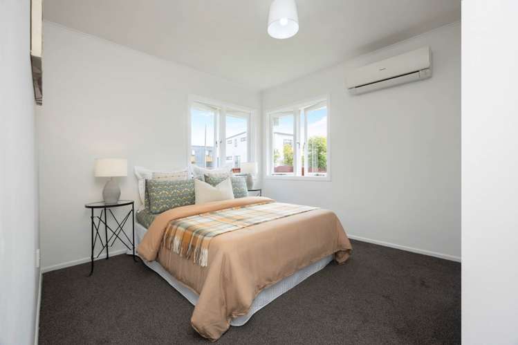 1/12 Neil Avenue Te Atatu Peninsula_12
