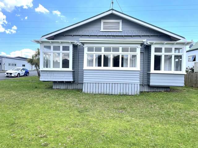 Large Mt Wellington Bungalow
