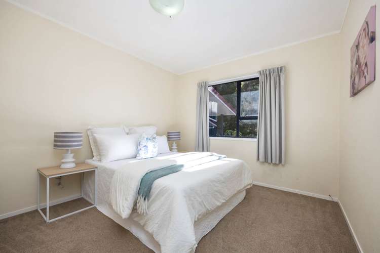 1/56 Oaktree Avenue Browns Bay_18