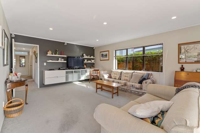 6 Queens Road Waikanae Beach_1