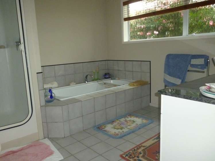 67 Motu Road Kumeu_12