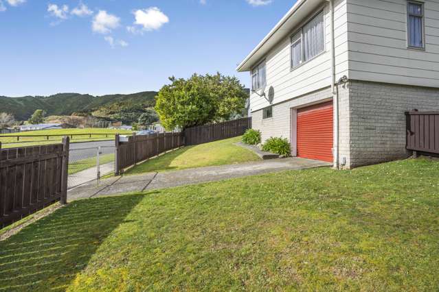 24 Antrim Crescent Wainuiomata_3