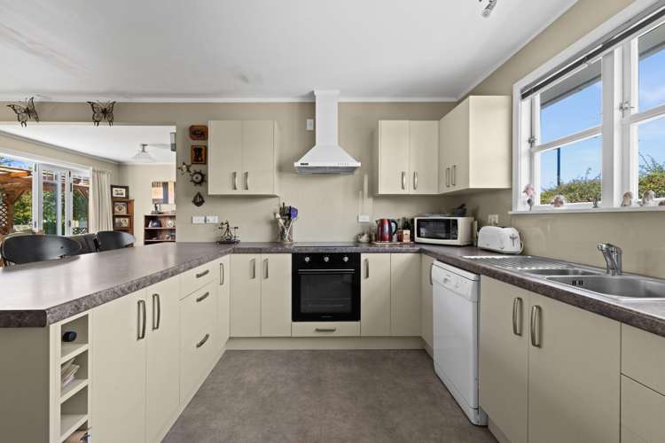 16 Clarence Cox Crescent Pirimai_1