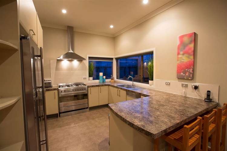 25 Tongariro Drive Aotea_4