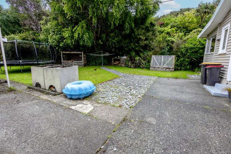 2 Sutherland Street Dunollie_21