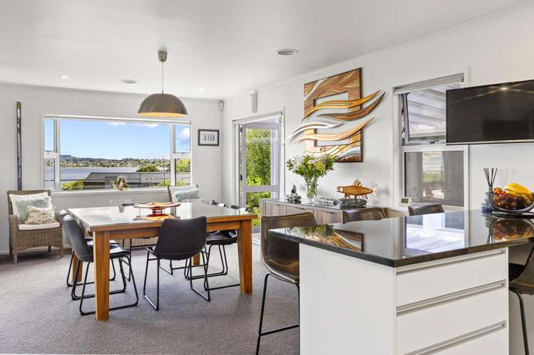 358 Lake Terrace Two Mile Bay_3