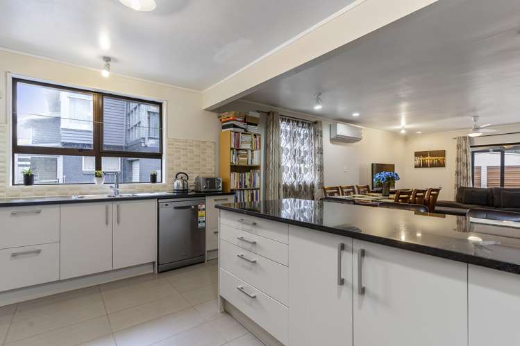 47 Sullivan Avenue Mangere Bridge_2