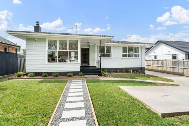 Elegant Oasis in Pakuranga Heights