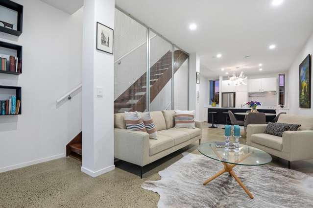 Stylish Two Level Townhouse !Grammar Zone!