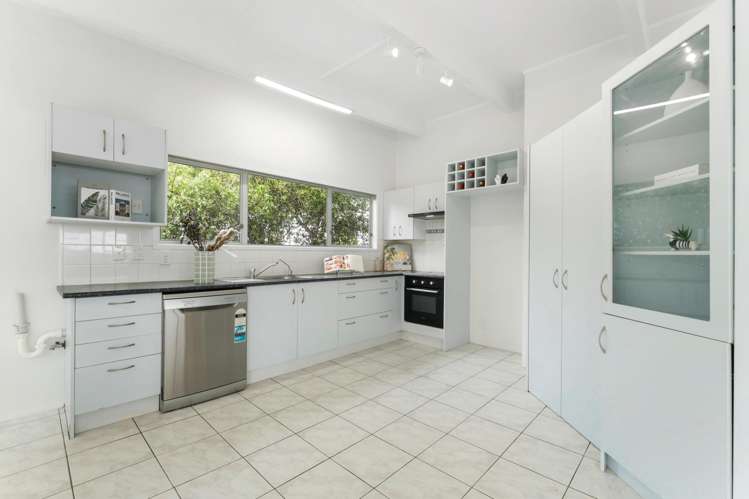 137 Albany Hwy Unsworth Heights_14