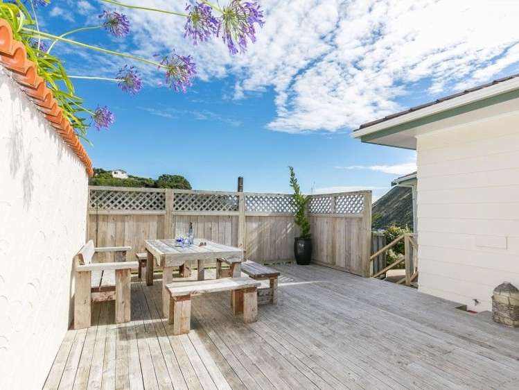 3 Teme Way Island Bay_17