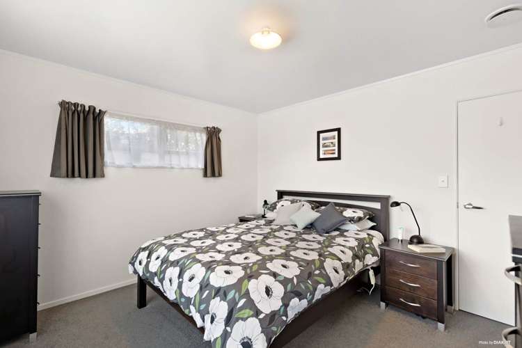 15b Helga Crescent Te Atatu Peninsula_6