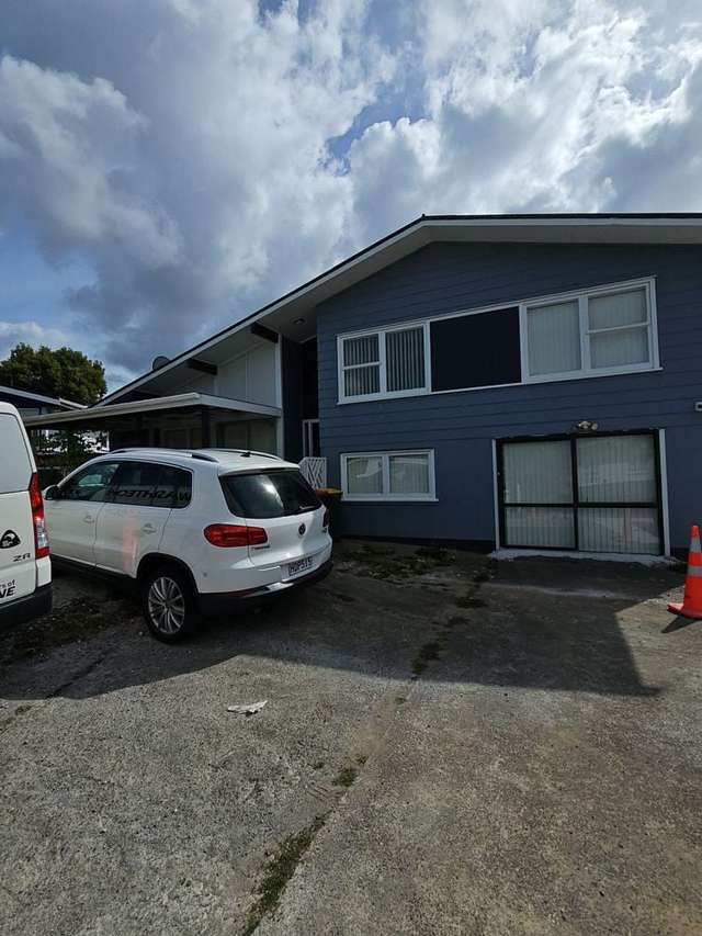FOR RENT – 3 Bedroom Home in Māngere East
