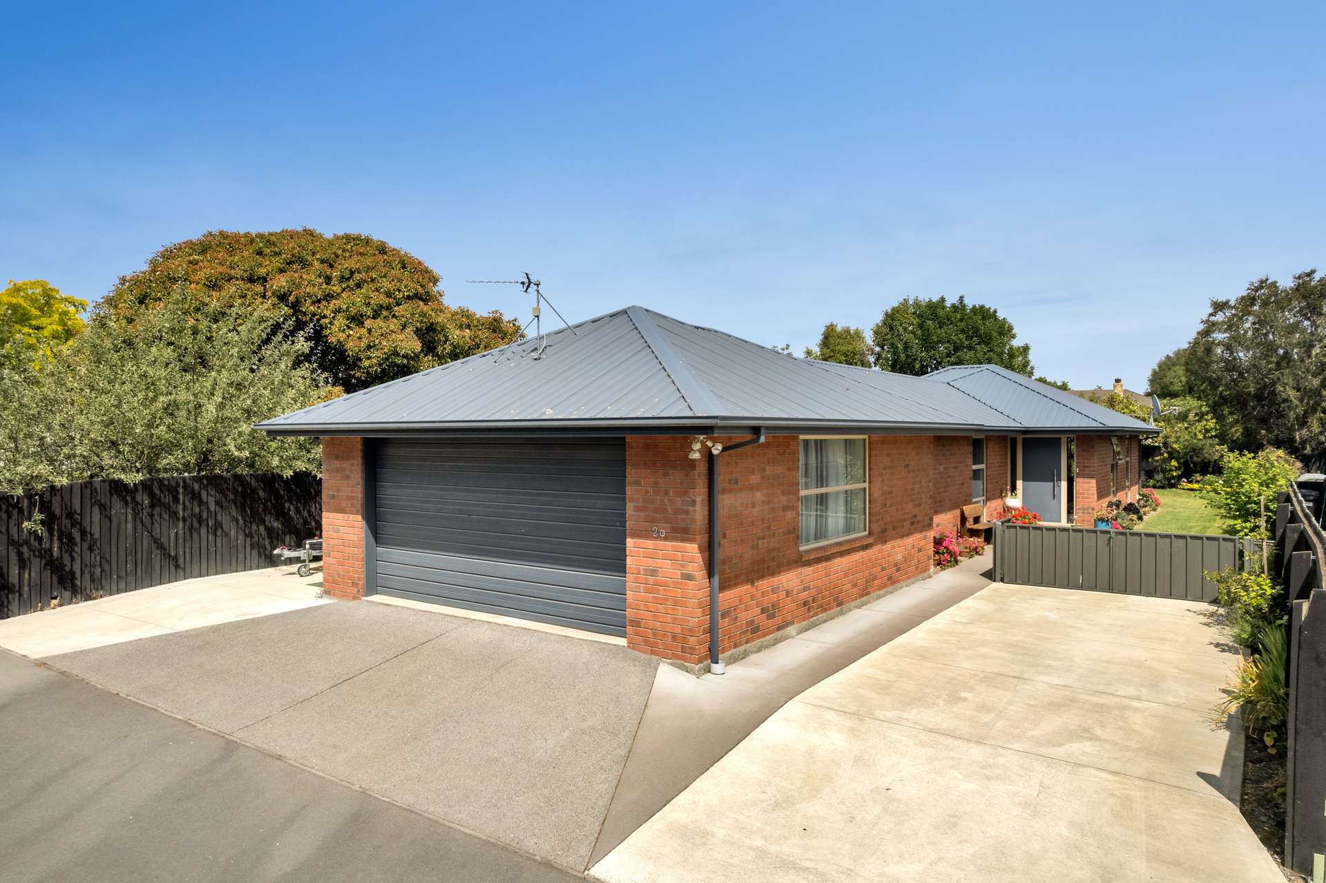 2B Bank Street Amberley_0