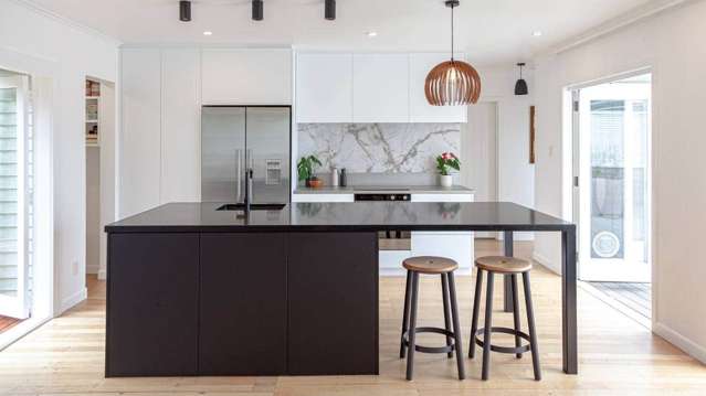 112 Lake Road Northcote_3