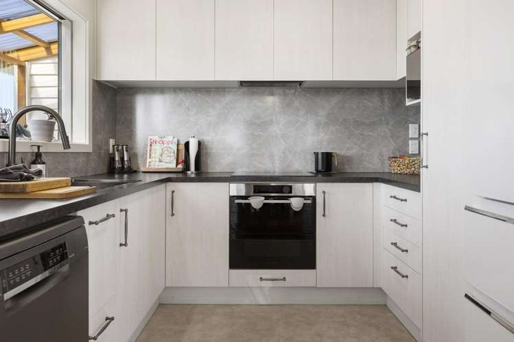 160 White Road Broadlands Forest_16