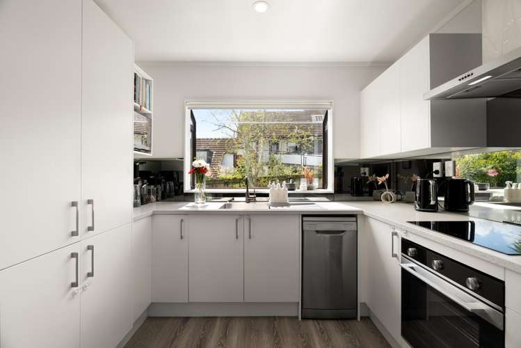 80b Aviemore Drive Highland Park_10